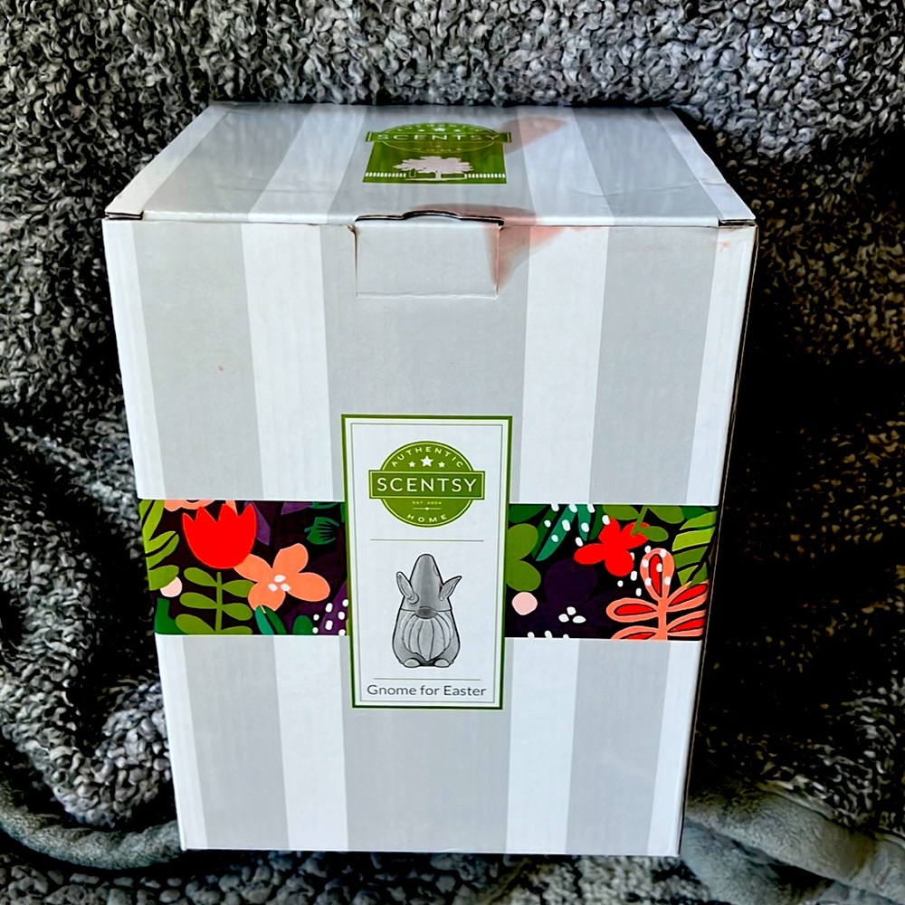 Scentsy gnome warmer